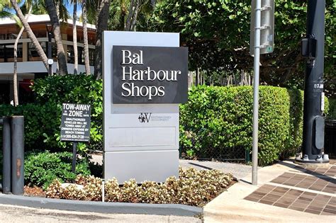 bal harbour shops website.